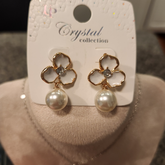 Gift Set Tahari Blush/Lip Hydration Cream, Coconut Body Care, Fashion Jewelry - Picture 5 of 6